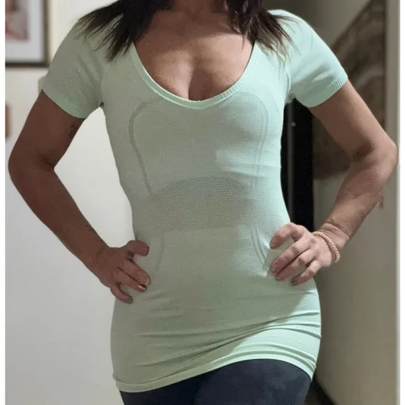 Lululemon Shirt Women 2 green Swiftly Tech Running Gym Scoop Neck - Picture 2 of 4